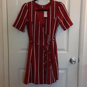 CHARLOTTE RUSSE MAROON  DRESS SIZE MEDIUM